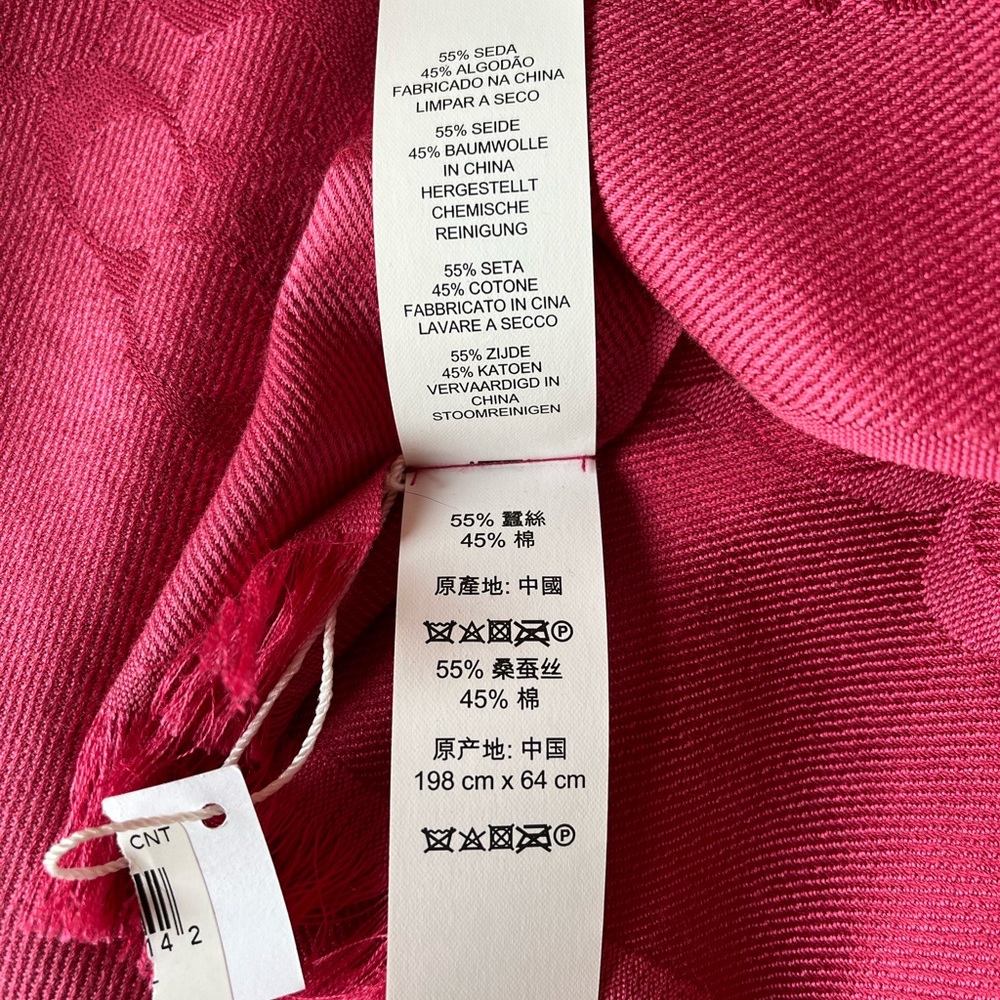 New with Tag Coach Signature Stole in Deep Pink - Picture 6 of 9